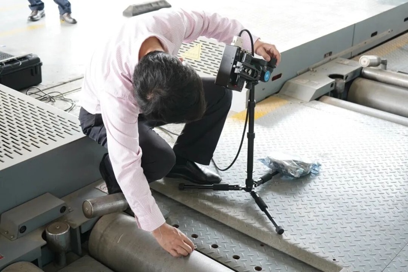 Anche Partoprenis En la Surloka Kalibrada Testo por EV Sekurec-rilata Normo